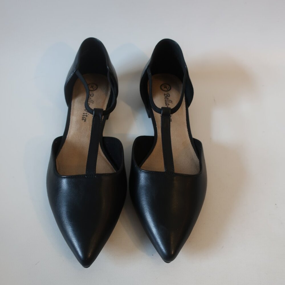 NWOB Womens Bella-Vita Black Faux Leather T-Strap Pointy Ballet Flats 9N​